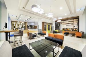 Holiday Inn Express Jakarta Matraman by IHG的休息区