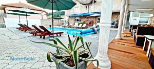 Bazén v ubytování Motel Bella nebo v jeho okolí