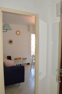 Fotografia z galérie ubytovania Saint-Raphaël : Appartement cosy à 10 minutes de la plage v destinácii Saint-Raphaël