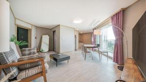 Posezení v ubytování J View Hotel