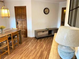Posezení v ubytování Apartamento en Llivia con piscina