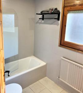 Koupelna v ubytování Apartamento en Llivia con piscina