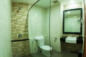 Vannituba majutusasutuses Lombok Raya Hotel