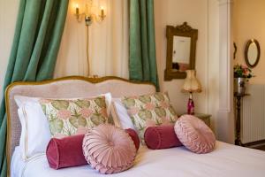 Posteľ alebo postele v izbe v ubytovaní Champagne House - Holiday rental - An Oasis Full of Elegance, Luxury and Charm