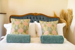 Posteľ alebo postele v izbe v ubytovaní Champagne House - Holiday rental - An Oasis Full of Elegance, Luxury and Charm