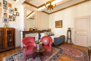 Posedenie v ubytovaní Champagne House - Holiday rental - An Oasis Full of Elegance, Luxury and Charm