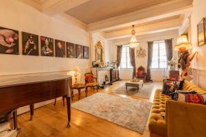 Posedenie v ubytovaní Champagne House - Holiday rental - An Oasis Full of Elegance, Luxury and Charm