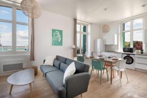 Area tempat duduk di Bel appartement vue sur le port du Croisic