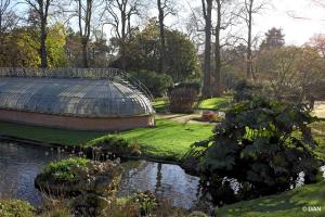 Fotografia z galérie ubytovania Belle maison familiale contemporaine avec piscine v destinácii Nantes