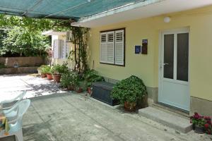 Vonkajšia záhrada v ubytovaní Apartments by the sea Supetarska Draga - Donja, Rab - 15997