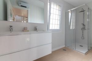 A bathroom at Fidalsa Majestic