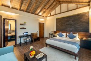 Uma área de estar em Hotel Eagles Nest