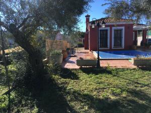 Basen w obiekcie Casa situada en un entorno natural Casa Rural La Serena lub w pobliżu