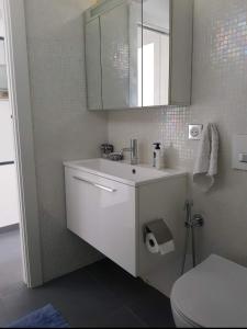 Kúpeľňa v ubytovaní Bel appartement 3 chambres vue port de Golf Juan