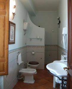 Et badeværelse på Agriturismo La Casa Di Botro