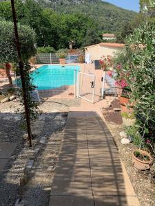 Πισίνα στο ή κοντά στο La maison de Beaumes