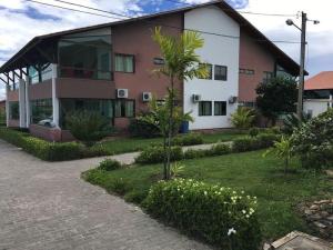 Zahrada ubytování Flat térreo com duas suítes (até 8 pessoas) no Canarius Resort em Gravatá
