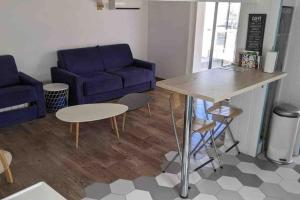 Kuchnia lub aneks kuchenny w obiekcie Maison avec piscine, jacuzzi et sauna privatifs - Mas de Nebbas