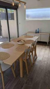 Zdjęcie z galerii obiektu Maison avec piscine, jacuzzi et sauna privatifs - Mas de Nebbas w Aix-en-Provence