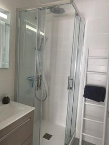 Zdjęcie z galerii obiektu Appart Cabourg Résidence Plein sud Face piscine aqualudique w mieście Cabourg