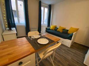 Svetainės erdvė apgyvendinimo įstaigoje Vieille ville