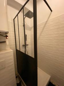 Vonios kambarys apgyvendinimo įstaigoje Vieille ville