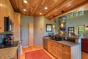 Gallery image of Stoneridge Pines Cabin in Harrison