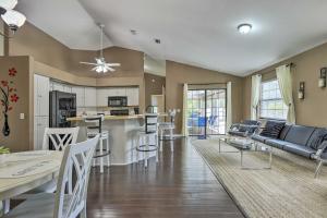 Dapur atau dapur kecil di Ocala Escape with Private Pool, Pets Welcome!