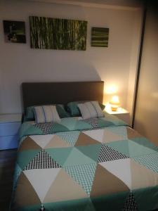 Zdjęcie z galerii obiektu Appartement city 4 de la constrescarpe d'Amiens w Amiens +8 zdjęć