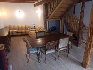 Posedenie v ubytovaní Casa Rural Casona Camino Pedraza - 4 Estrellas