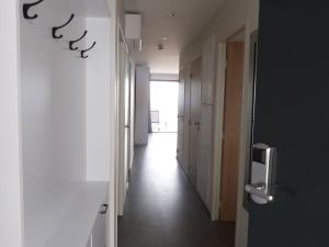 Fotografia z galérie ubytovania Superbe appartement pour 6 avec balcon, piscine chauffée et accès direct plage à La Tranche - FR-1-194-255 v destinácii La Tranche-sur-Mer
