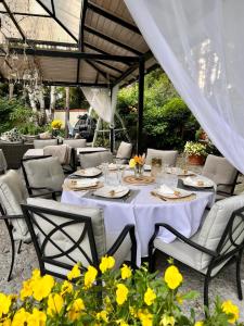 Restauracja lub miejsce do jedzenia w obiekcie Villa Siesta