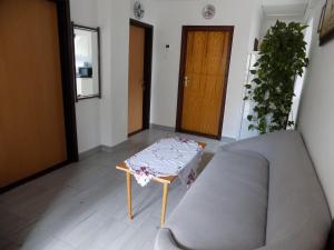 Televízia a/alebo spoločenská miestnosť v ubytovaní Charlie Vendégház,emelet 8 fős,100m2-es apartman