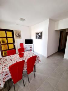 Posedenie v ubytovaní Apartmani MW, Crveni apartman