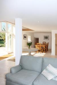 A seating area at Mount Farm B&B 