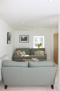 A seating area at Mount Farm B&B 