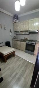Кухня або міні-кухня у Apartment Zurabi