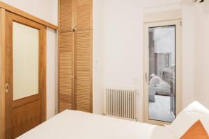 Posteľ alebo postele v izbe v ubytovaní Neat Kolonaki Apartment, Athens City Centre - NV8