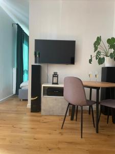 Televízia a/alebo spoločenská miestnosť v ubytovaní Chillout Apartment JK46 - Free parking, Fv Vat