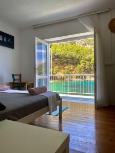 Hồ bơi trong/gần Robinson Crusoe ECO bay apartment