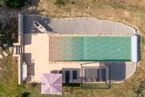 Gallery image of Studio cozy avec terrasse et vue sur le Luberon in Maubec