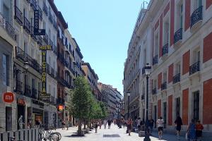 The surrounding neighborhood or a neighborhood close to a vendégházakat
