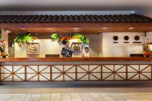 
The lobby or reception area at Castle Hilo Hawaiian Hotel
