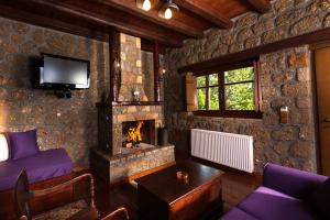 TV a/nebo společenská místnost v ubytování Pera Alonia Guest House
