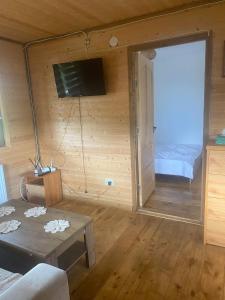 Μια τηλεόραση ή/και κέντρο ψυχαγωγίας στο Casa Eden Fit