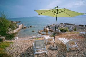 Fotografia z galérie ubytovania Seaside family friendly house with a swimming pool Guduce, Ugljan - 17668 v destinácii Ugljan
