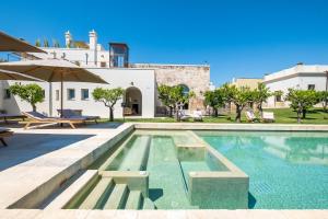 Bazén v ubytování Nohasi Palace Lifestyle Hotel & SPA nebo v jeho okolí