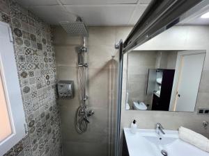 Kúpeľňa v ubytovaní Camaretas sweet dreams acogedor piso junto al mar + 34 fotografií