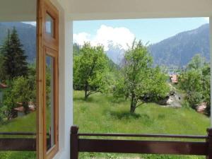 A general mountain view or a mountain view taken from a szállodákat