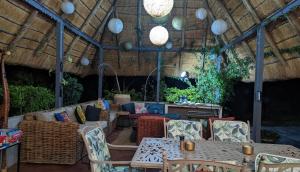 Posezení v ubytování Sunbirds Lodge Chobe